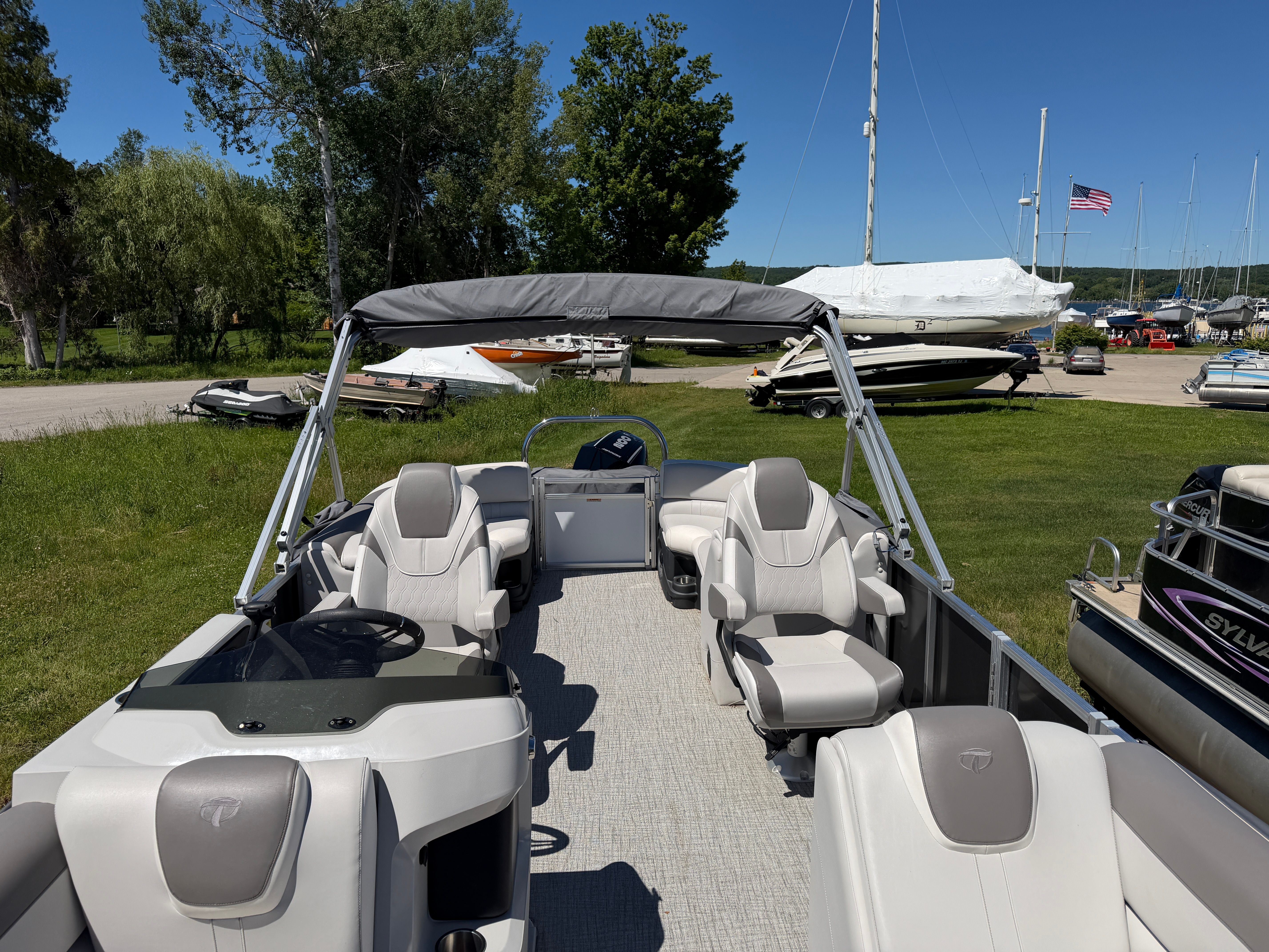 2024 Tahoe Pontoon LTZ 2385 Quad Lounger - 8