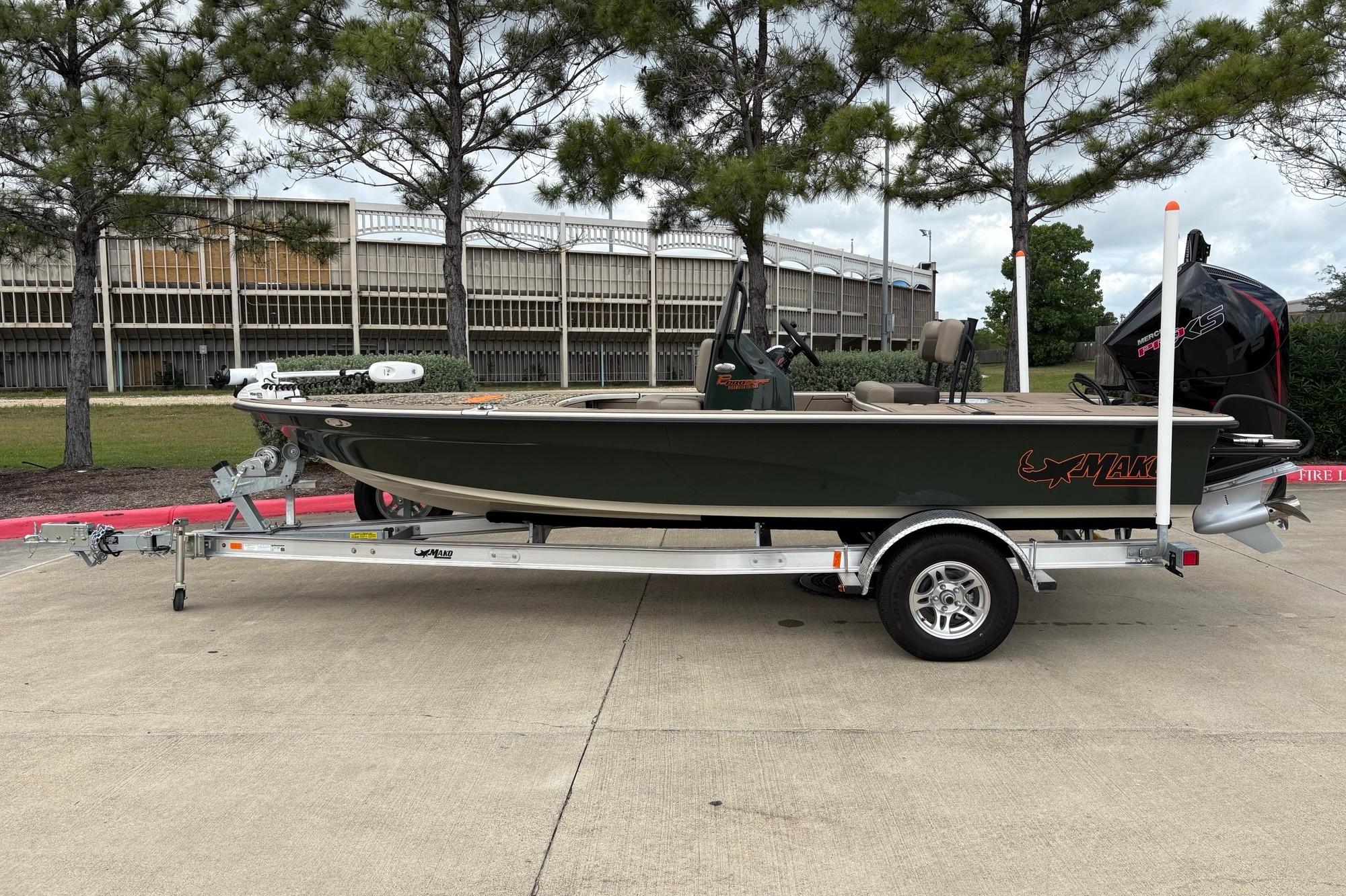 2025 Mako 18 Pro Skiff Backwater Edition