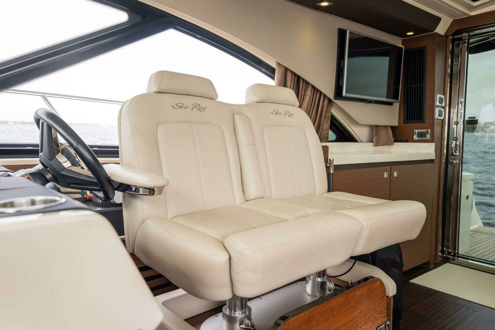 2015 Sea Ray 510 Sundancer - Image 81