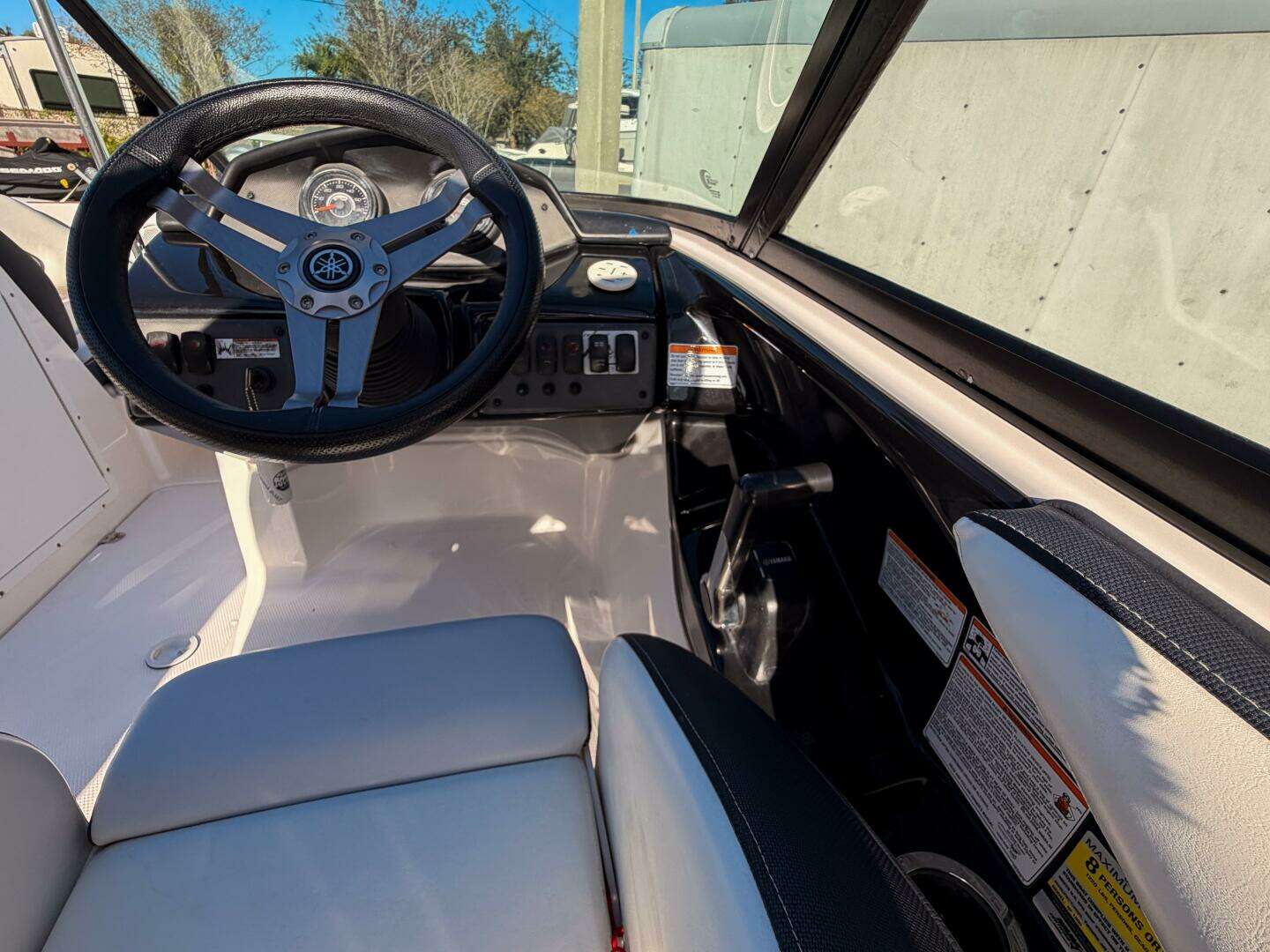 2017 Yamaha Boats AR195 - Image 10