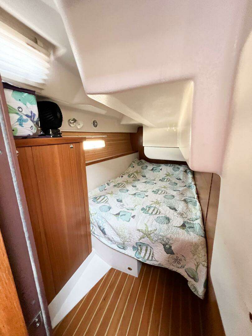 2019 Catalina 425 - Image 21
