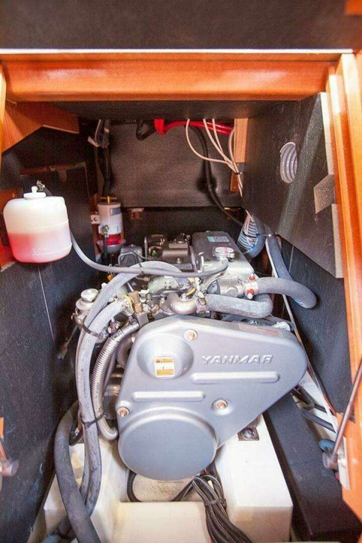 2013 Beneteau Oceanis - Image 11