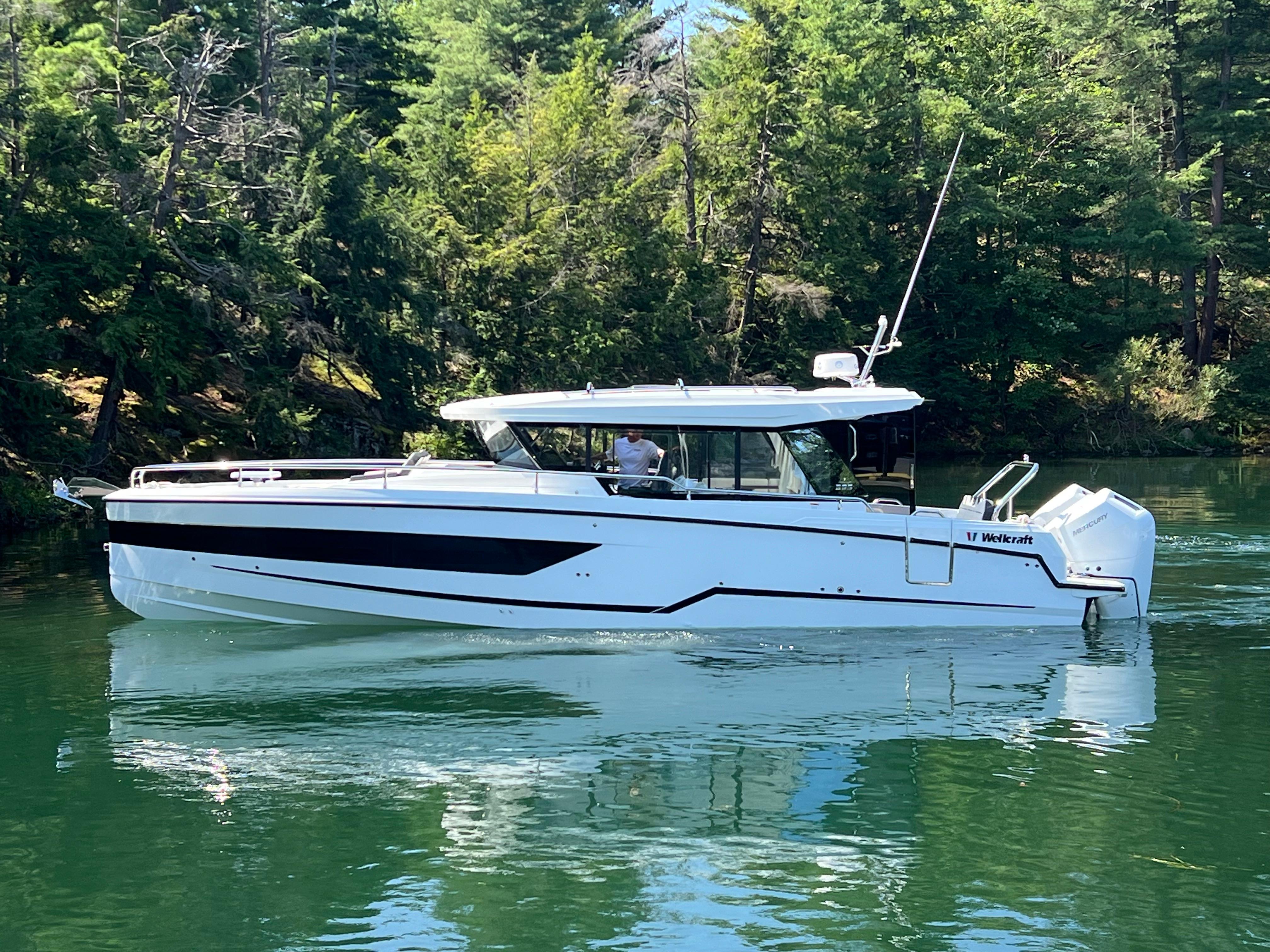 2024 Wellcraft 355 Commuter