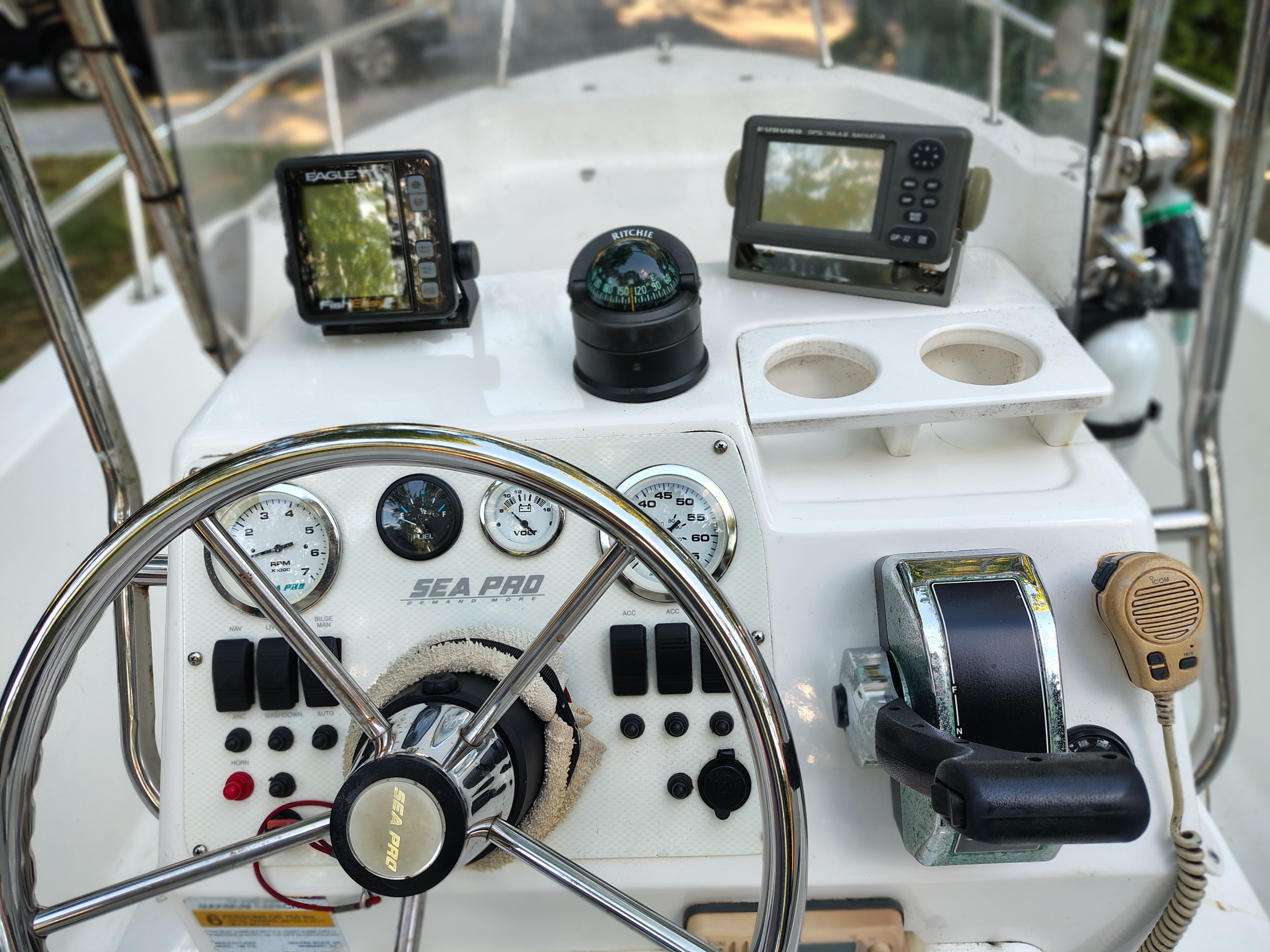 2003 Sea Pro 180 Center Console helm with instruments and controls.