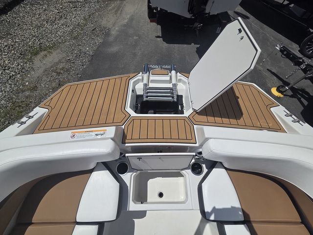 2026 Starcraft SVX OB 190 DC OB w/140hp and Trailer - 26