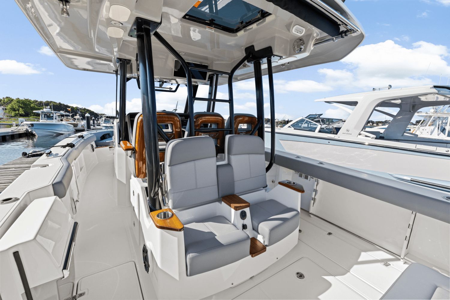 2025 Boston Whaler 360 Outrage - 20