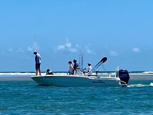 2021 NauticStar 211 Hybrid