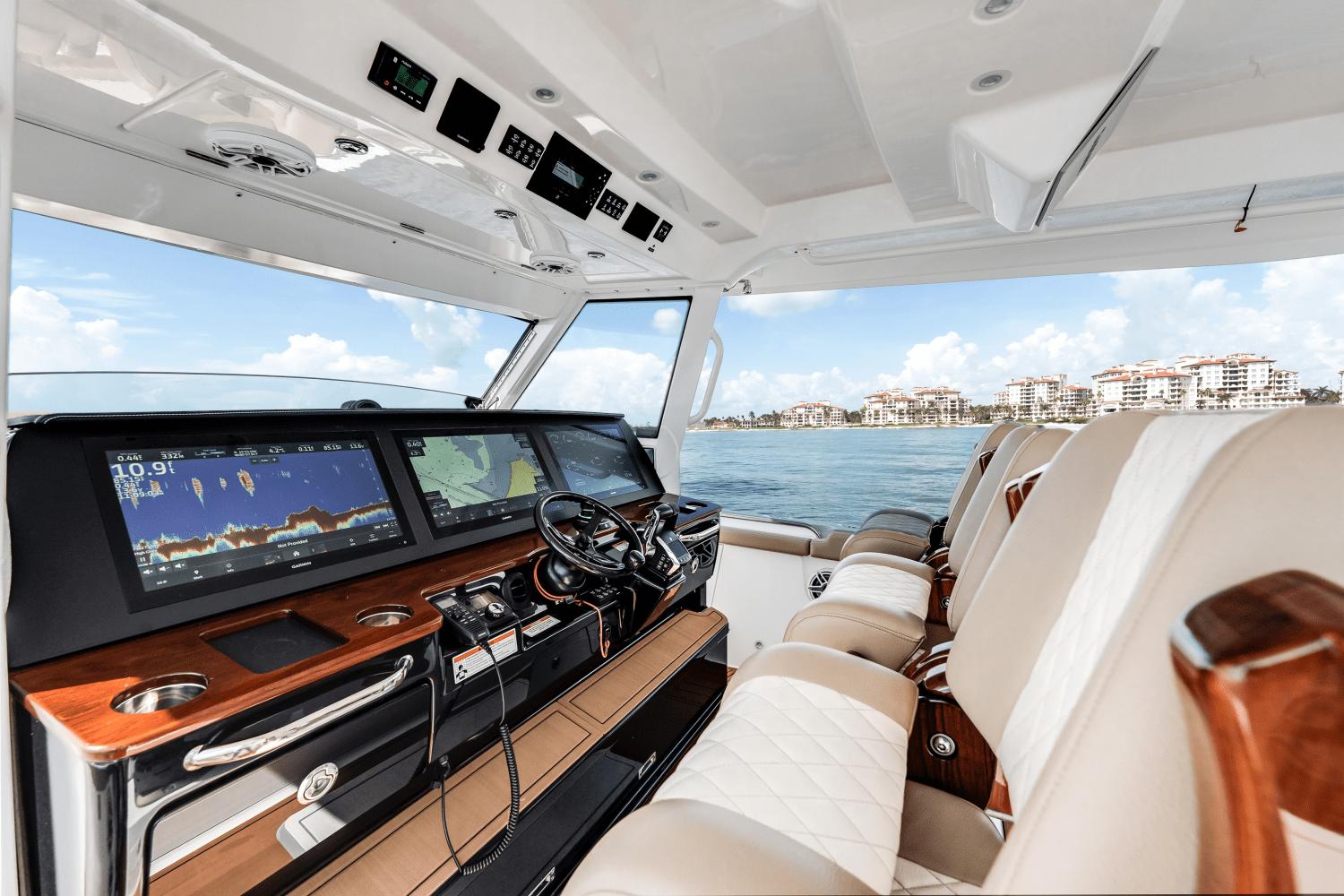 2023 Everglades 455 Center Console - 38