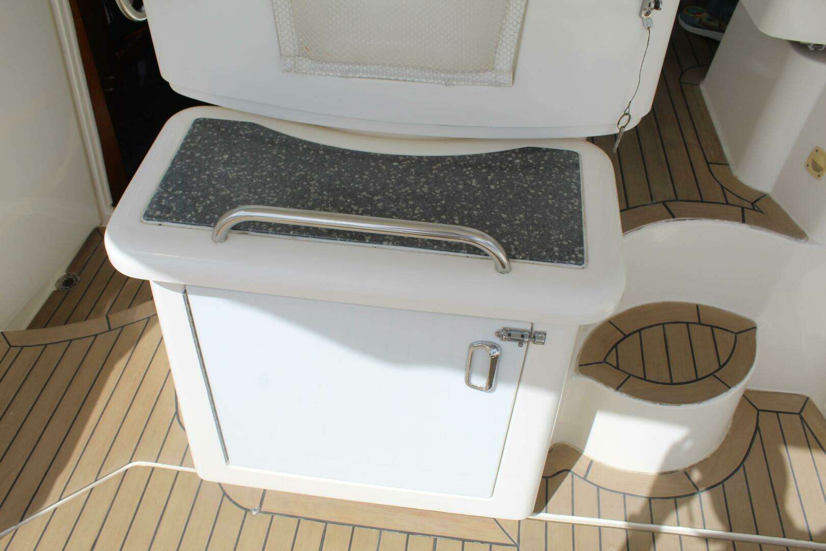 2007 Cruisers Yachts 420 Express - Image 18