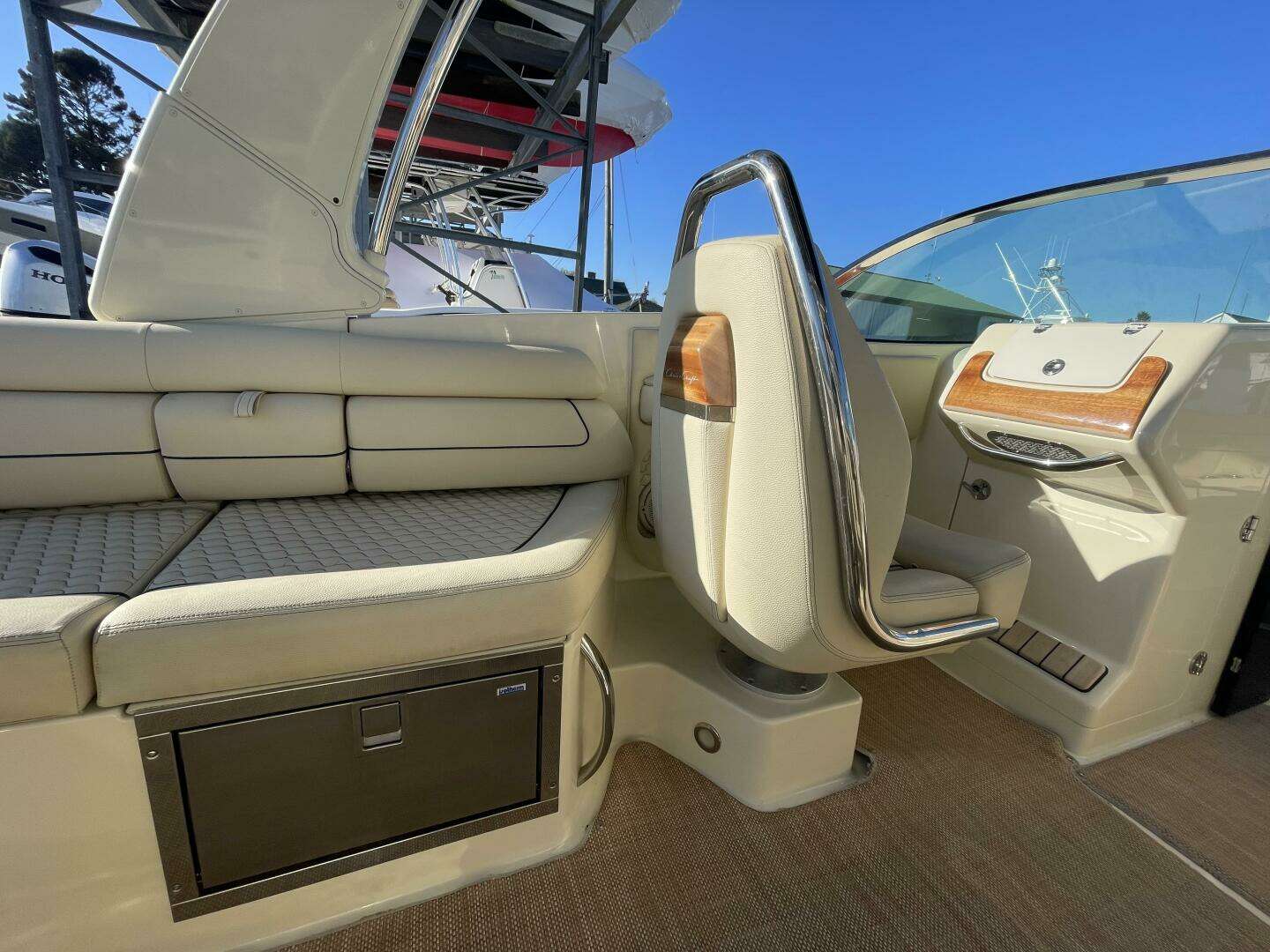 2020 Chris-Craft Launch 28 GT - Image 15