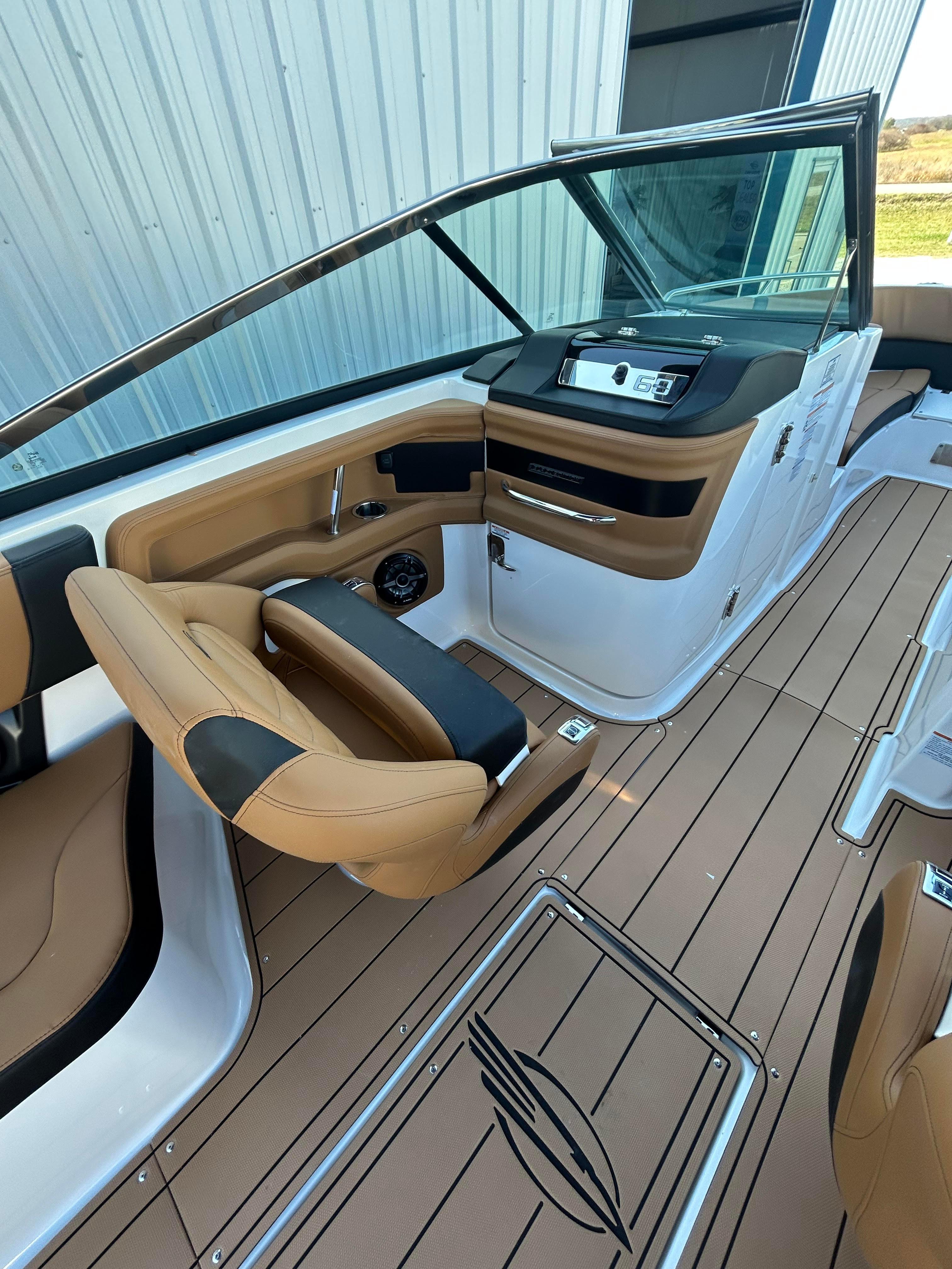 2025 Chaparral 307 SSX - 10