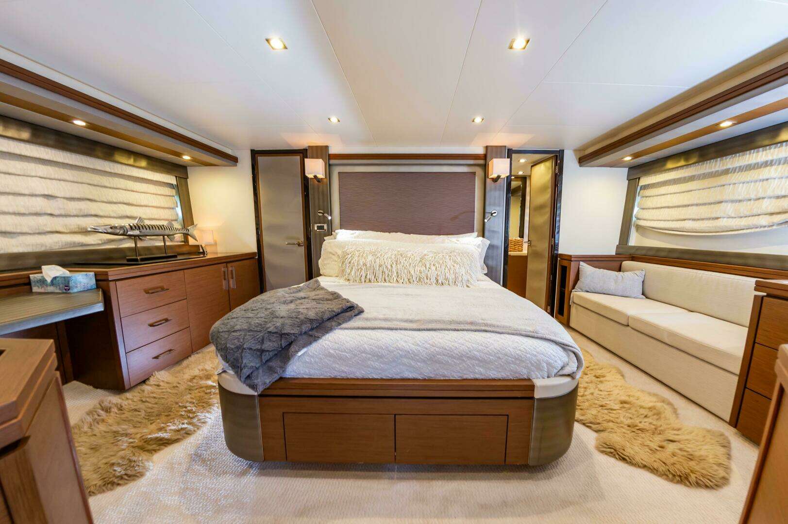 2013 Marquis 63 Sport Yacht - Image 43