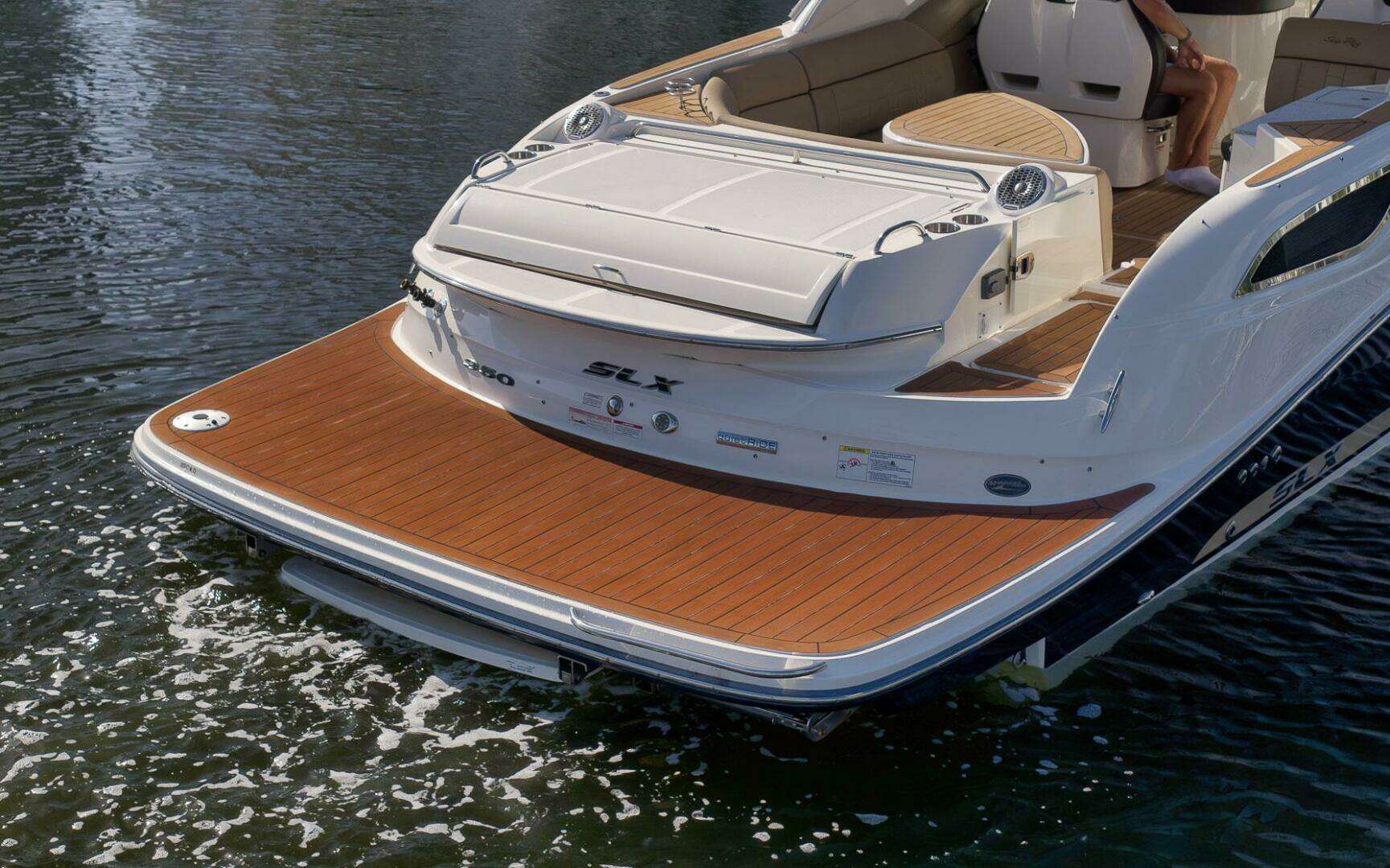 2016 Sea Ray 350 SLX - Image 37