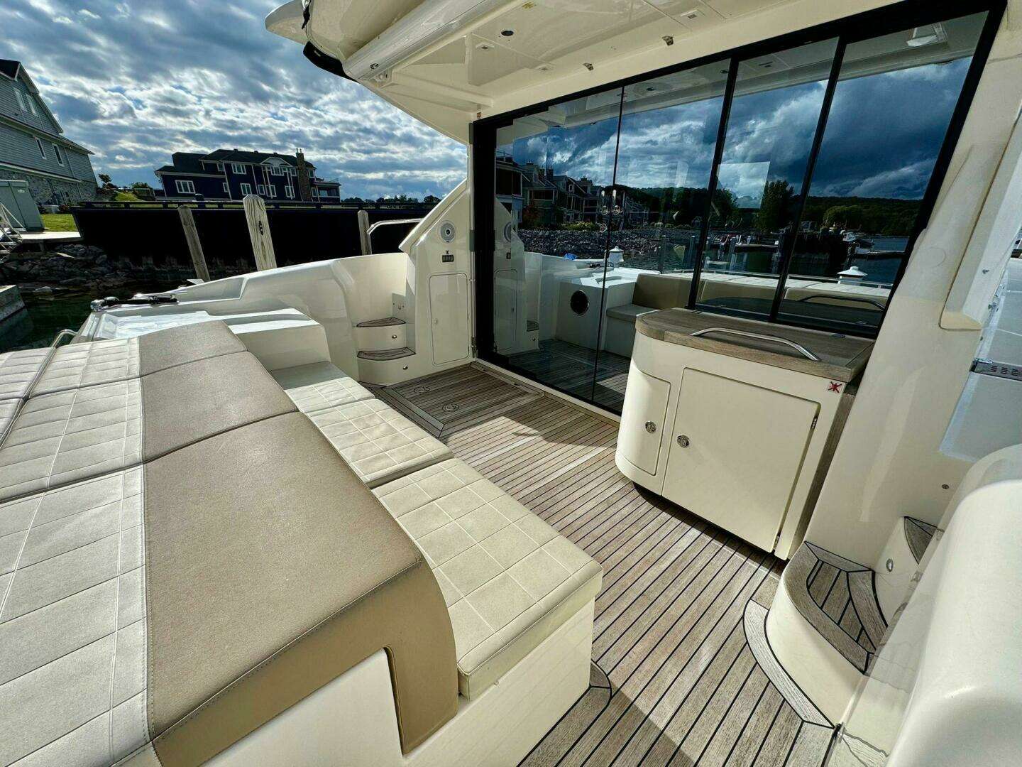 2016 Absolute 45 Sport Yacht - Image 29