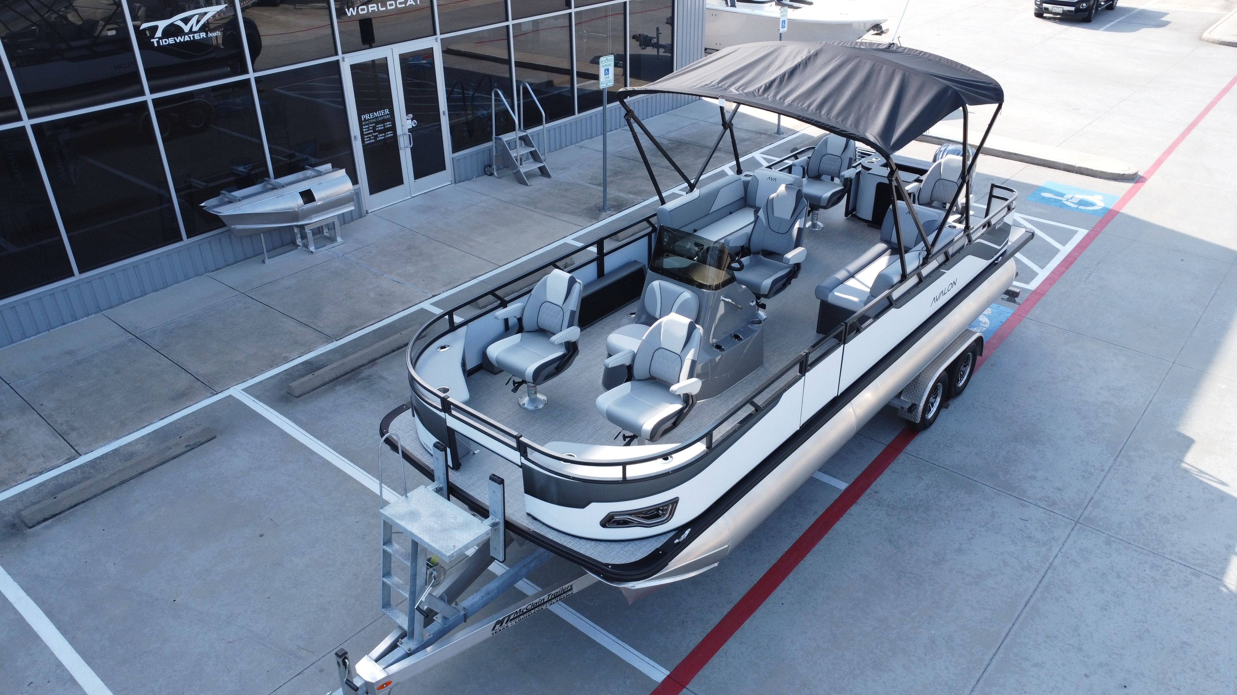 2025 Avalon Venture 85 Center Console Fish - 23' - 15