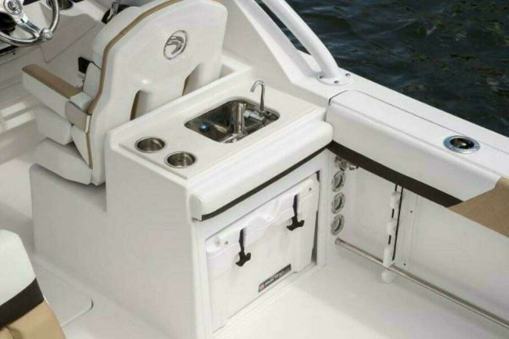 2025 Edgewater 248CX - Image 6