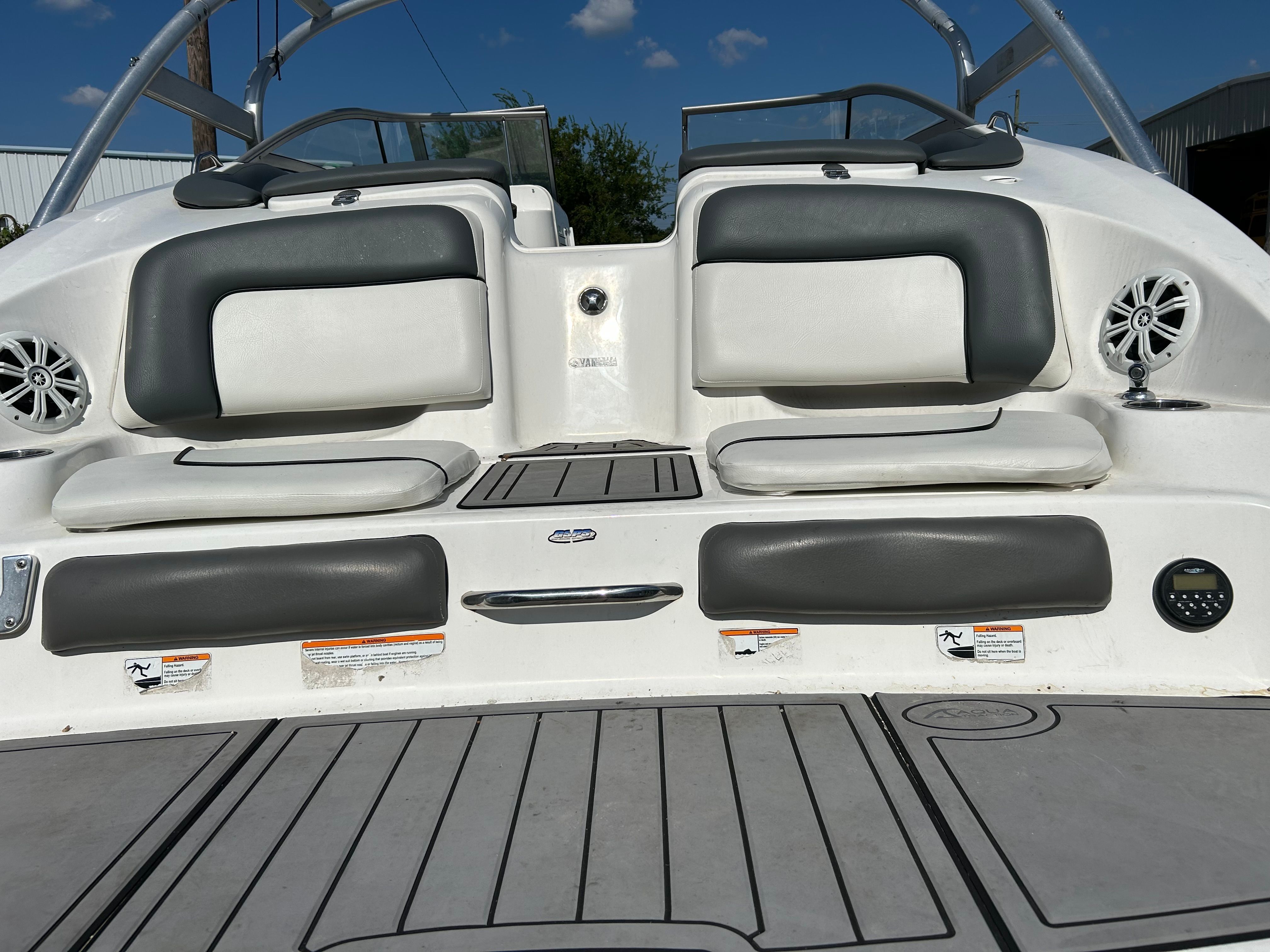 2011 Yamaha Boats 242 Limited S - 6