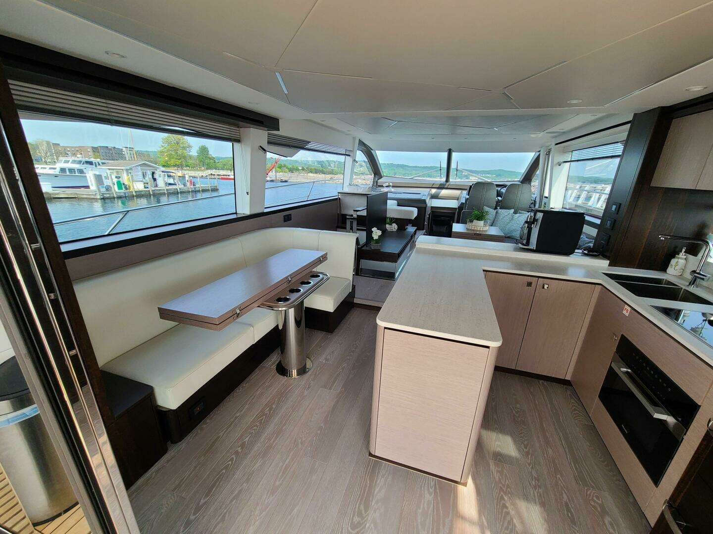 2023 Sunseeker 68 Manhattan - Image 5