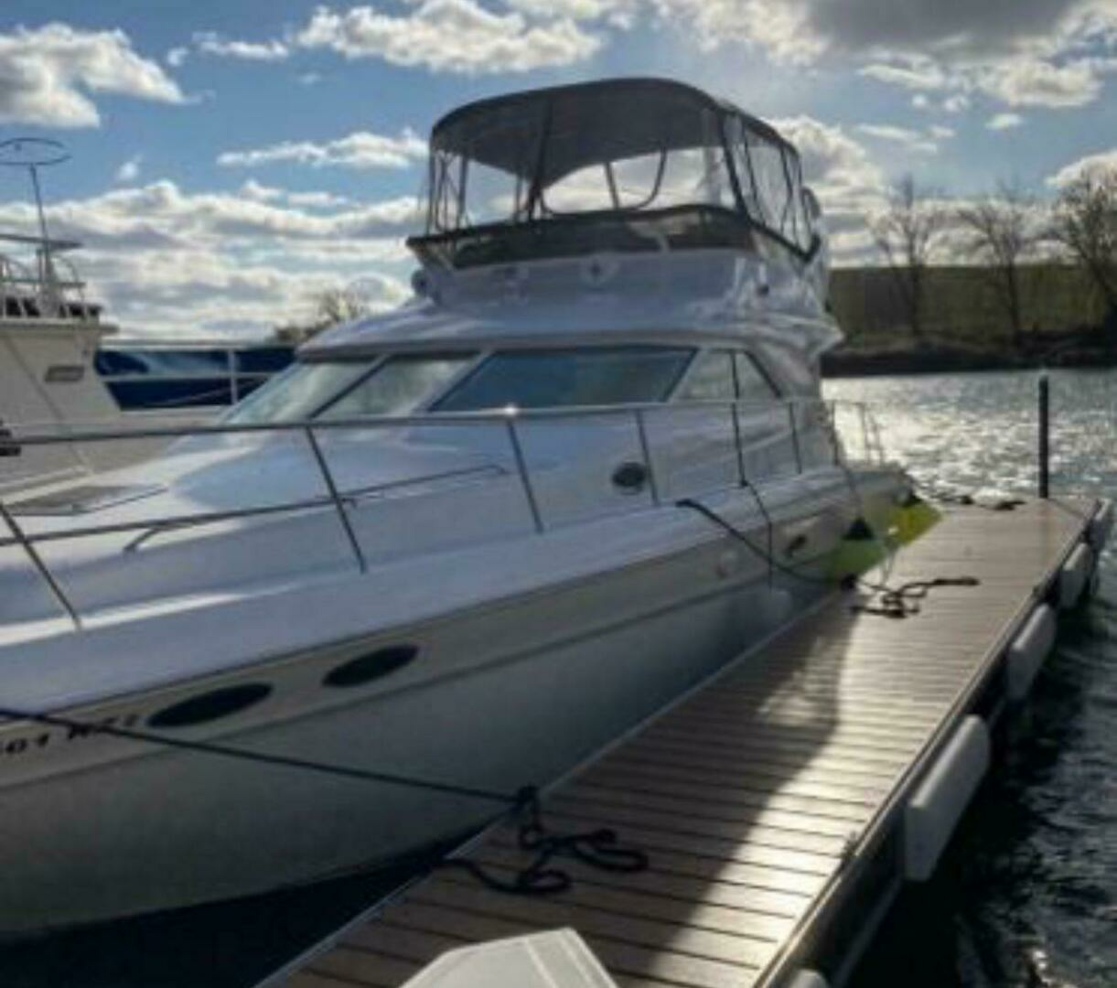 2001 Sea Ray 400 Sedan Bridge - Image 3