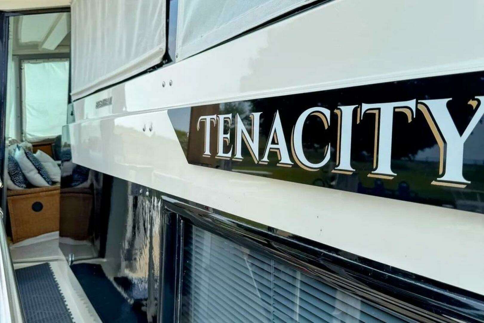 1986 Bertram 58 Flybridge Motor Yacht - Image 12