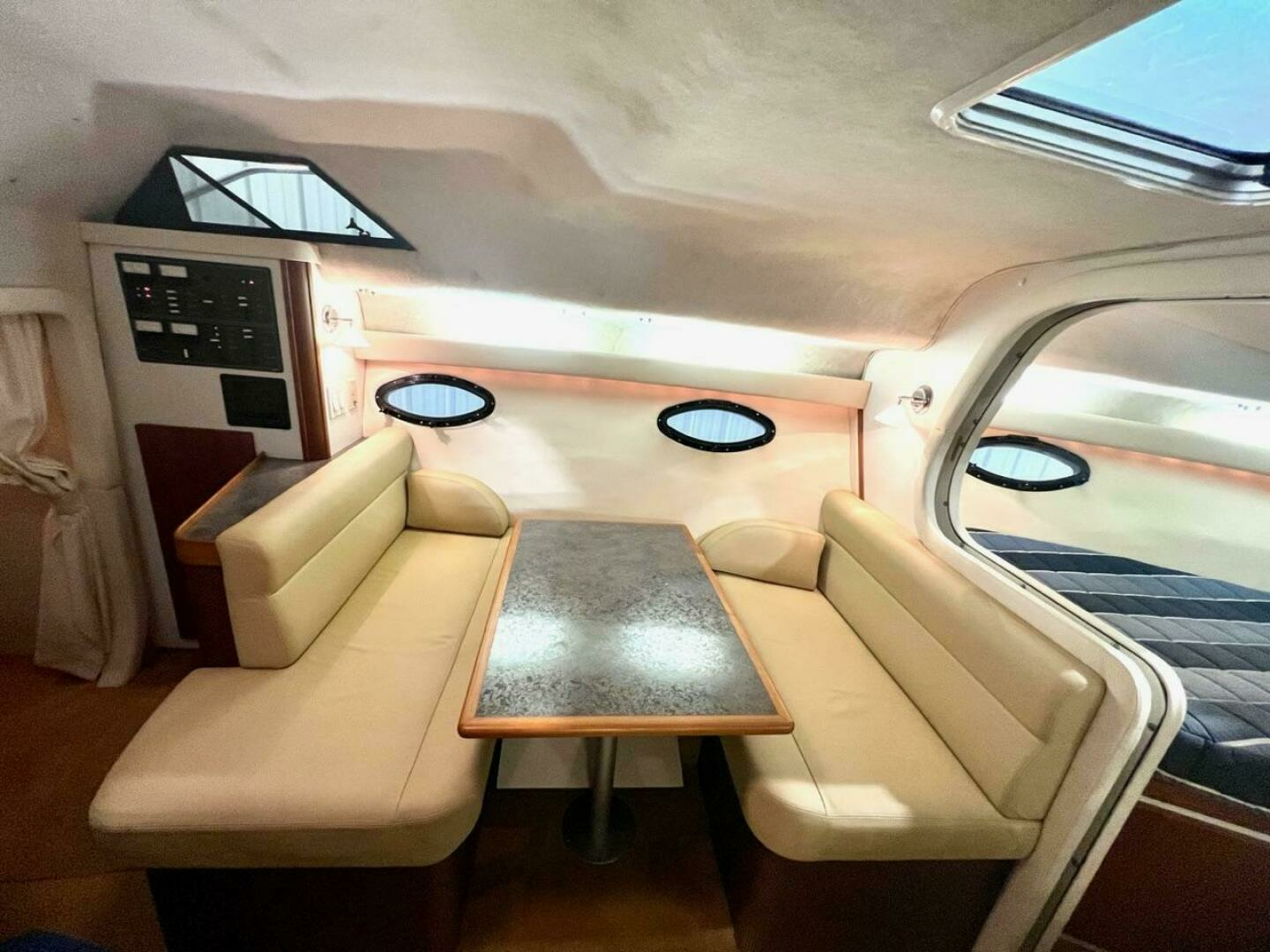 1988 Tiara Sport 310 Sport Cruiser - Image 18