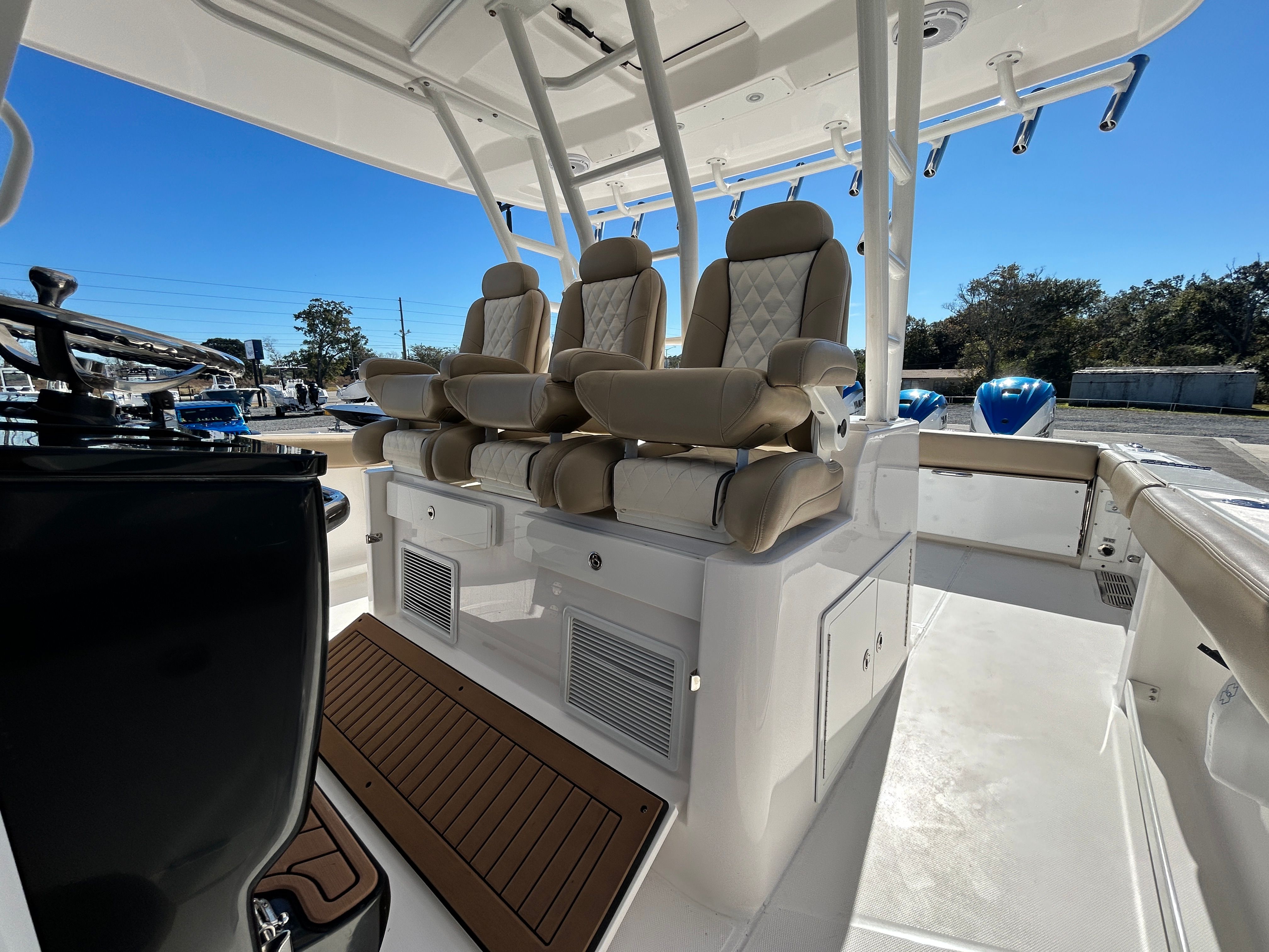 2020 Everglades 395 Center Console - 27