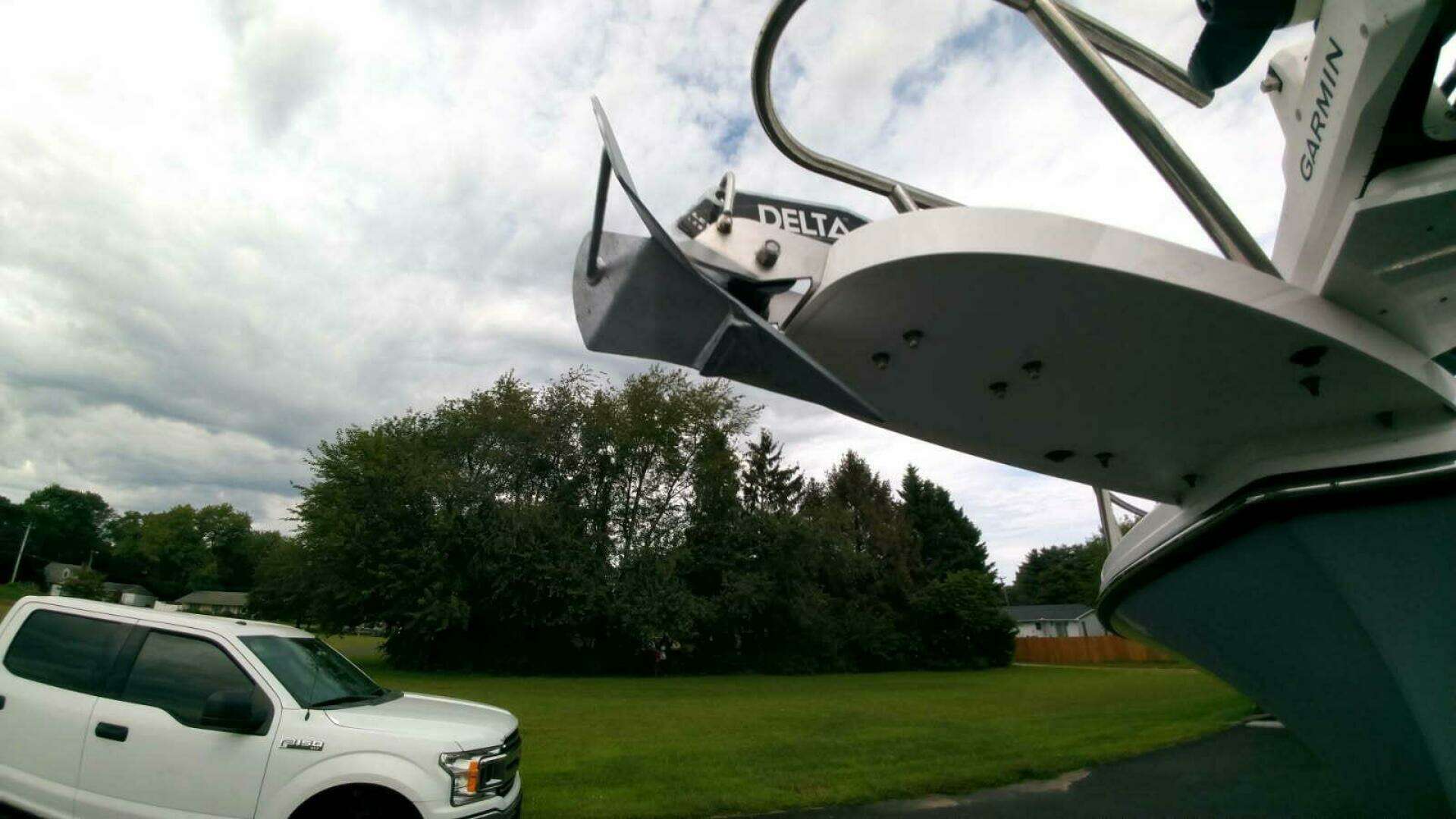 2024 Parker 2820 XLD Sport Cabin - Image 2