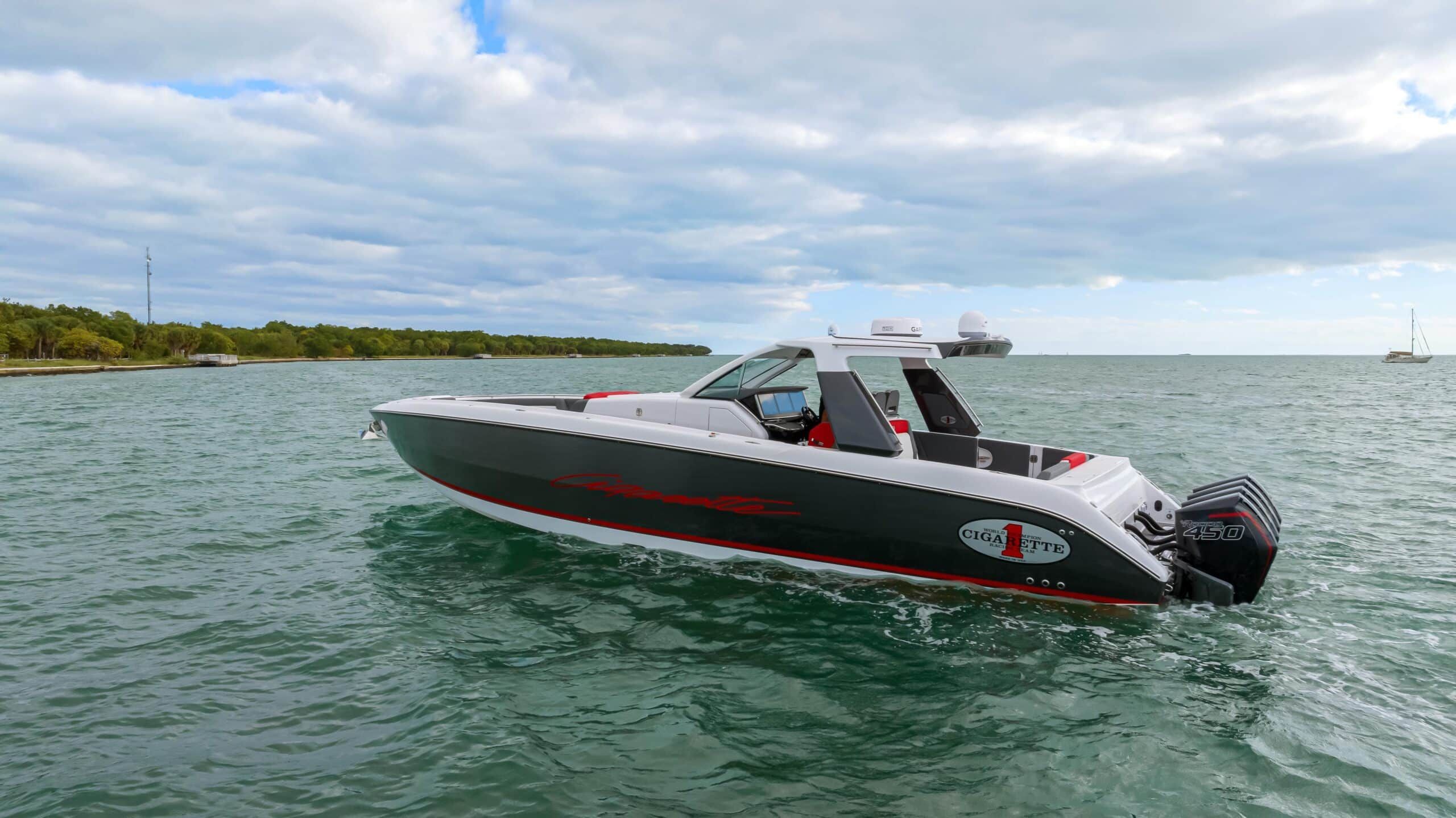 2022 Cigarette 42' Auroris - 17