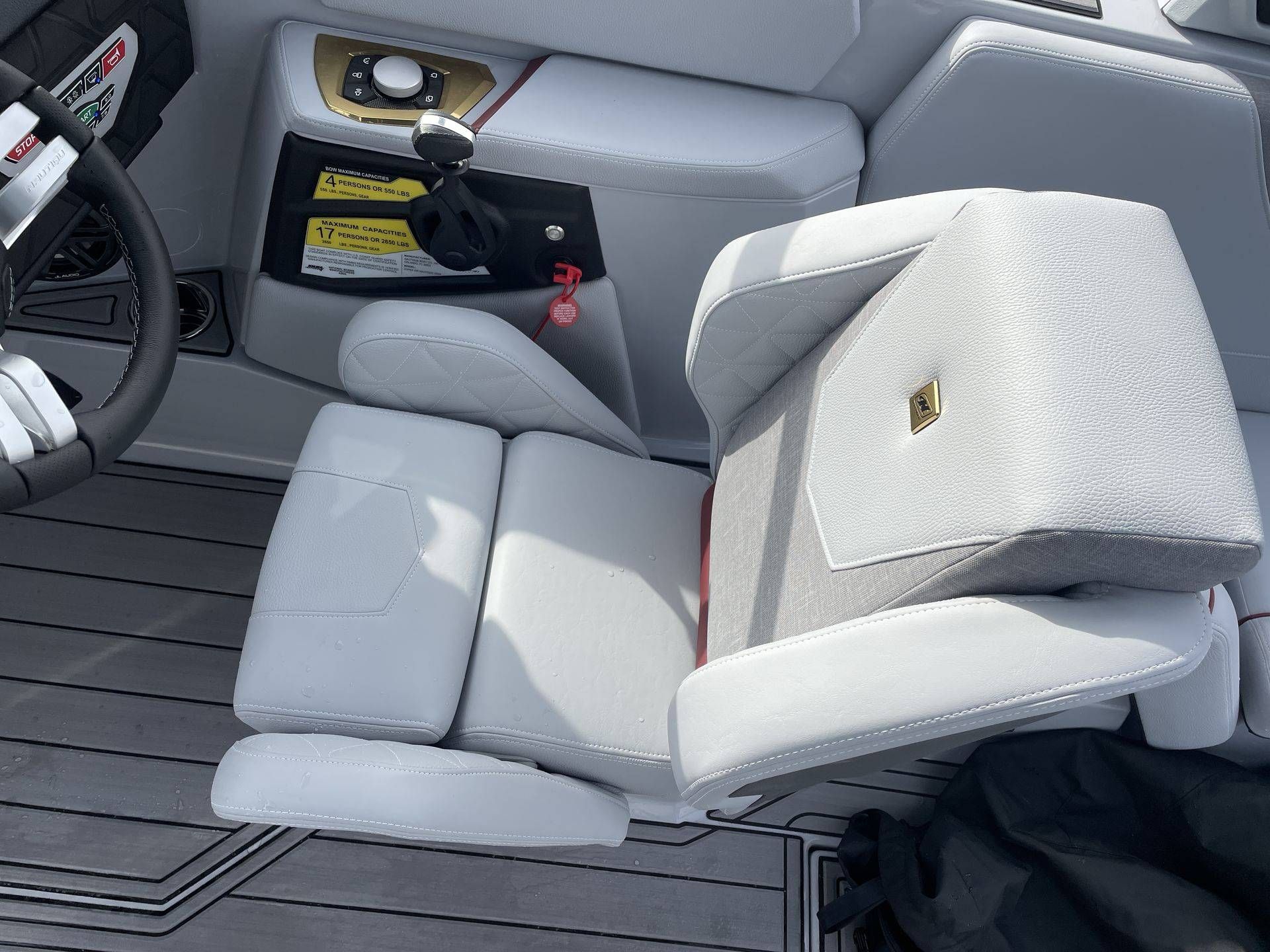 2025 Nautique GS24 - 15
