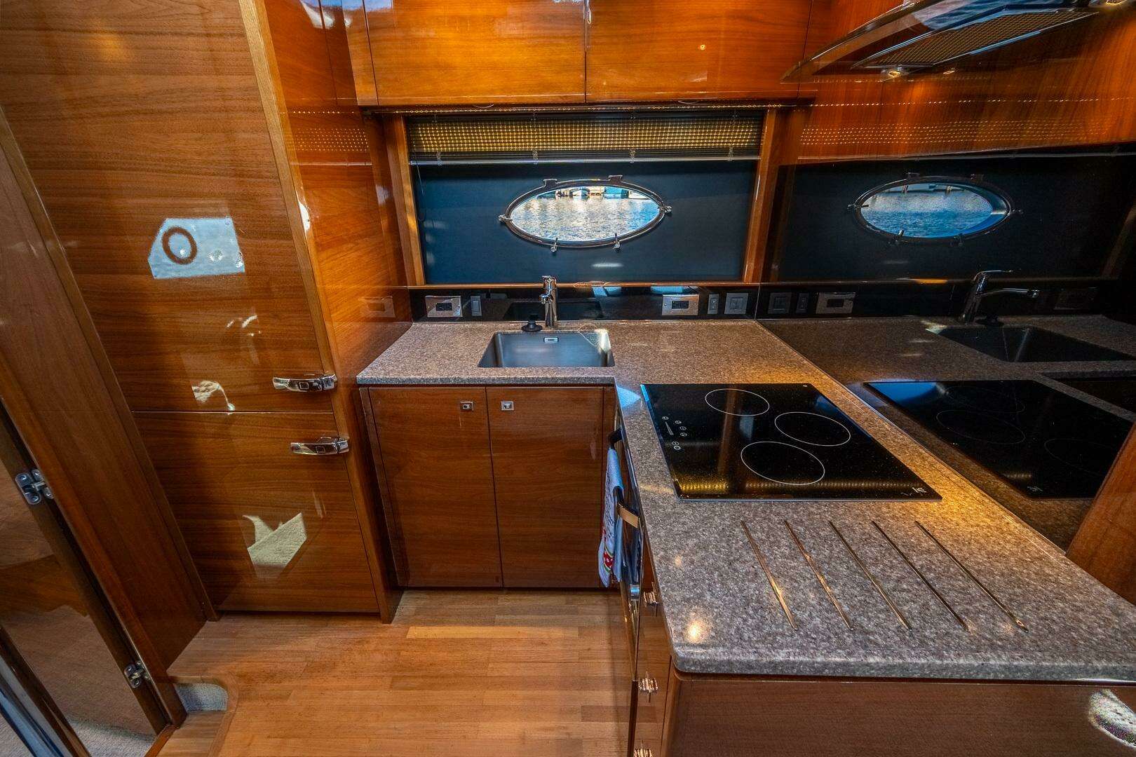 2016 Princess V48 - Image 24