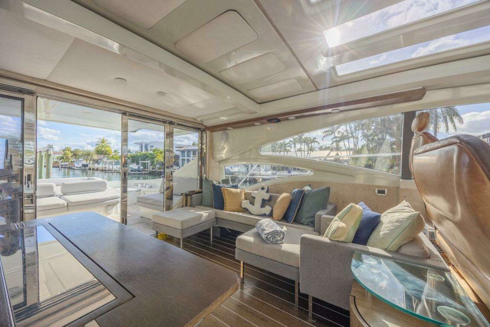 2009 Azimut 68S - Image 15