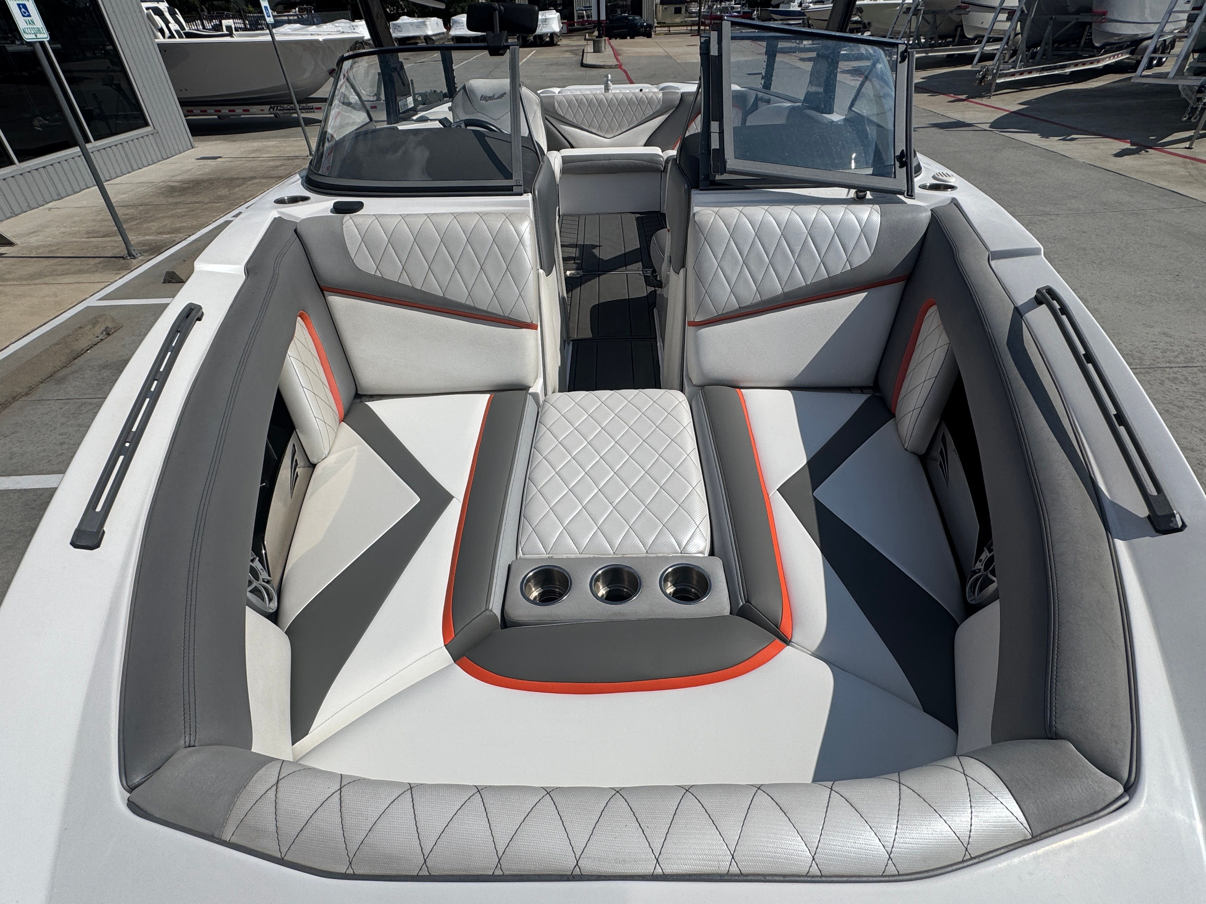 2015 Tigé RZ4 - 13