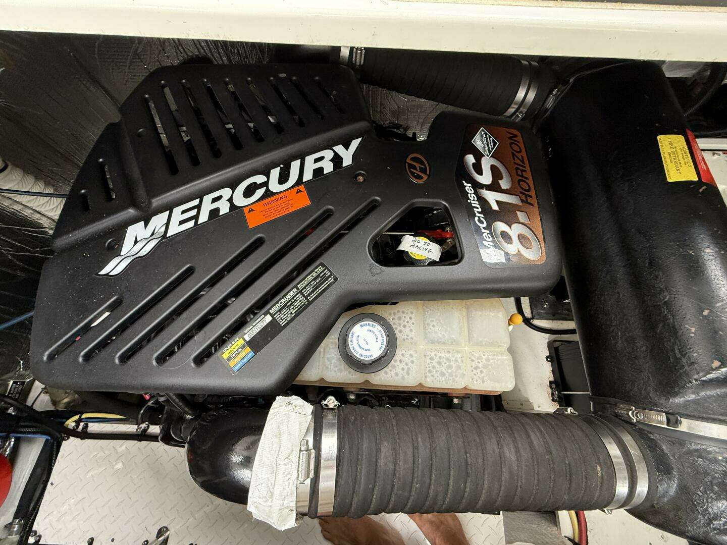 2004 Cruisers 370 Express - Image 44