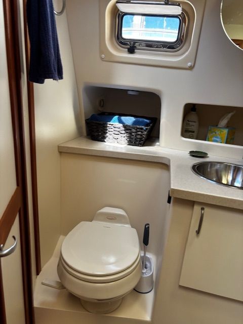 2005 Mainship 400 Trawler - 65