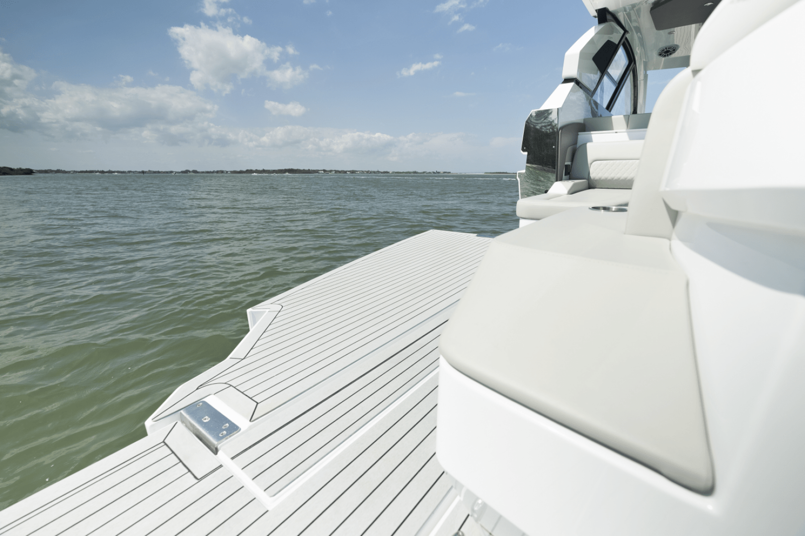 2026 Cruisers Yachts 50GLS OB - Image 80