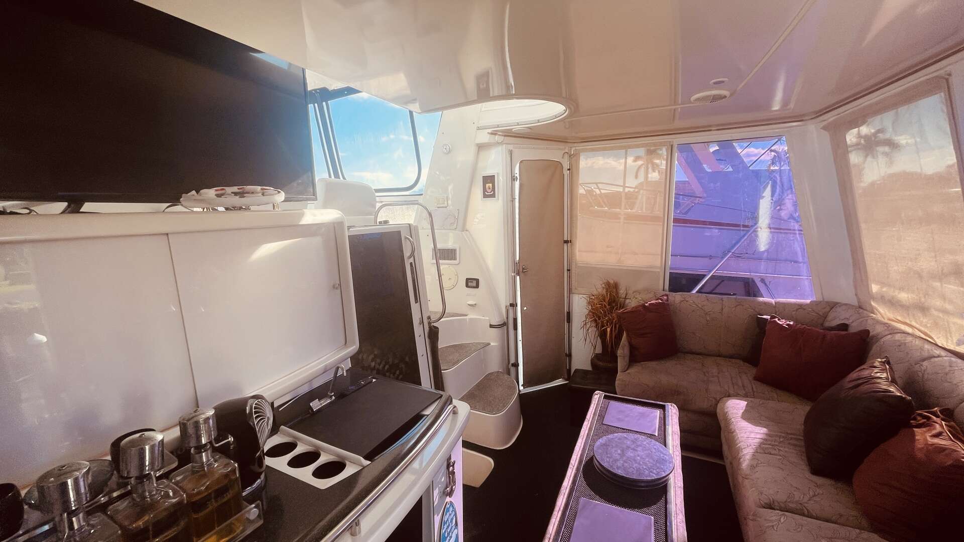1997 CARVER YACHTS 500 COCKPIT MY - Image 47