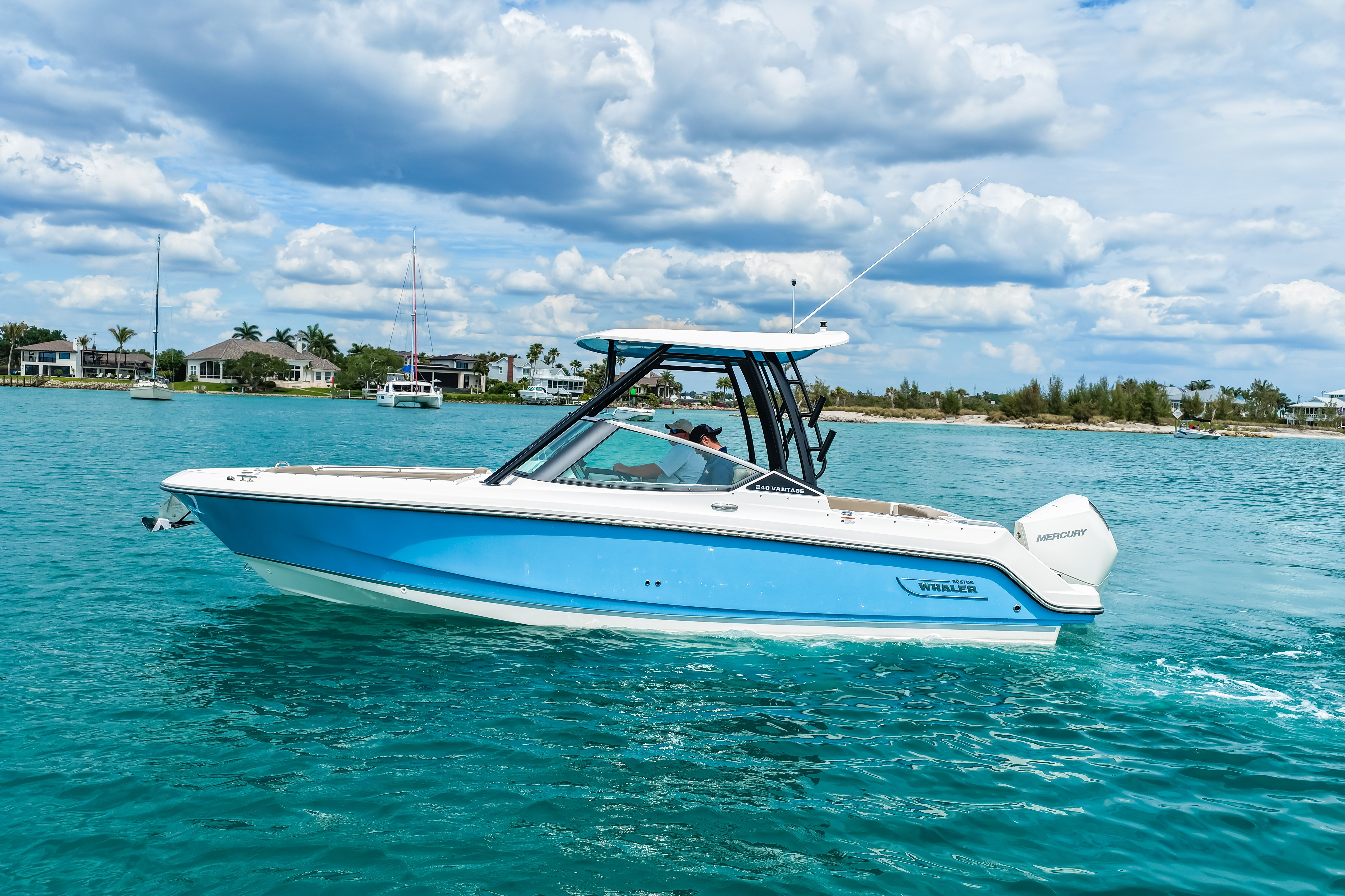 2026 Boston Whaler 240 Vantage