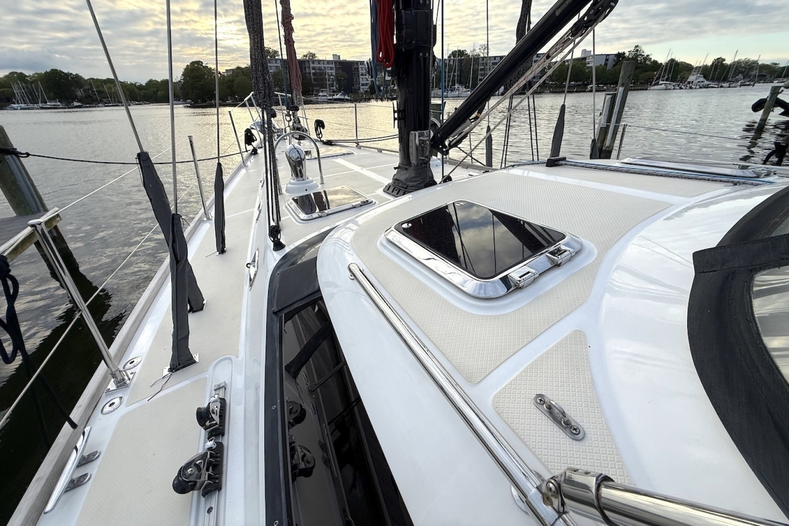 2014 Hylas 56 - Image 8