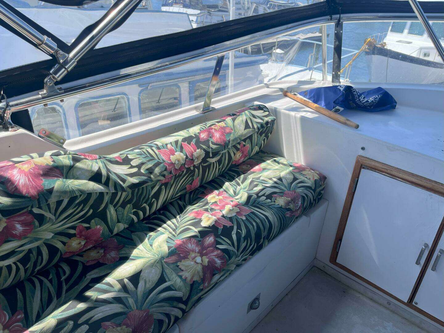 1990 Jefferson 43 Sundeck - Image 19