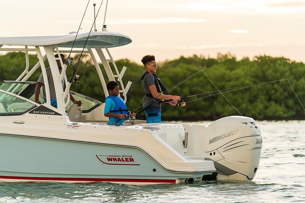 2023-Boston-Whaler-240-Vantage-MarineMax