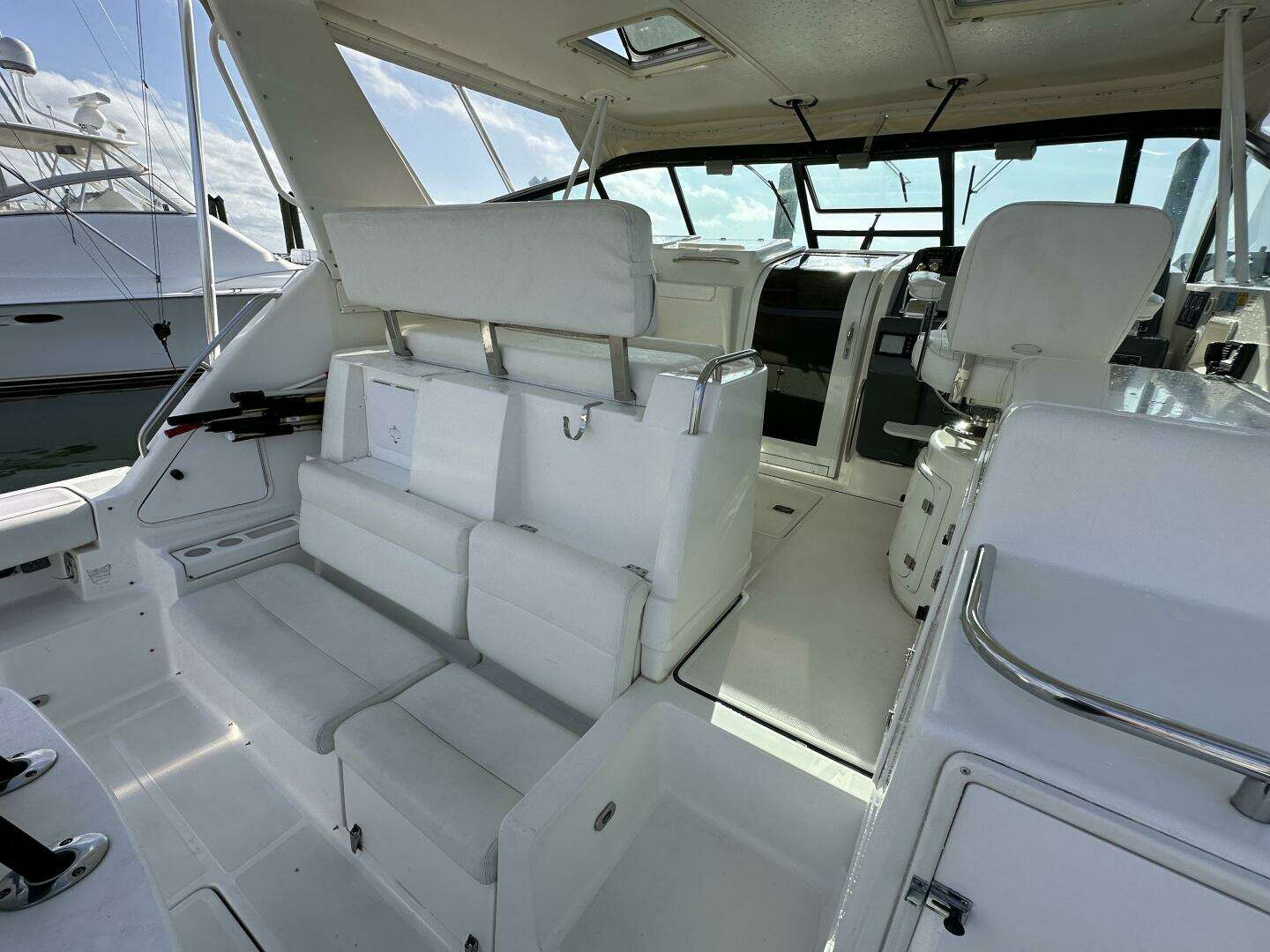 2001 Tiara Yachts 4300 Open - Image 10