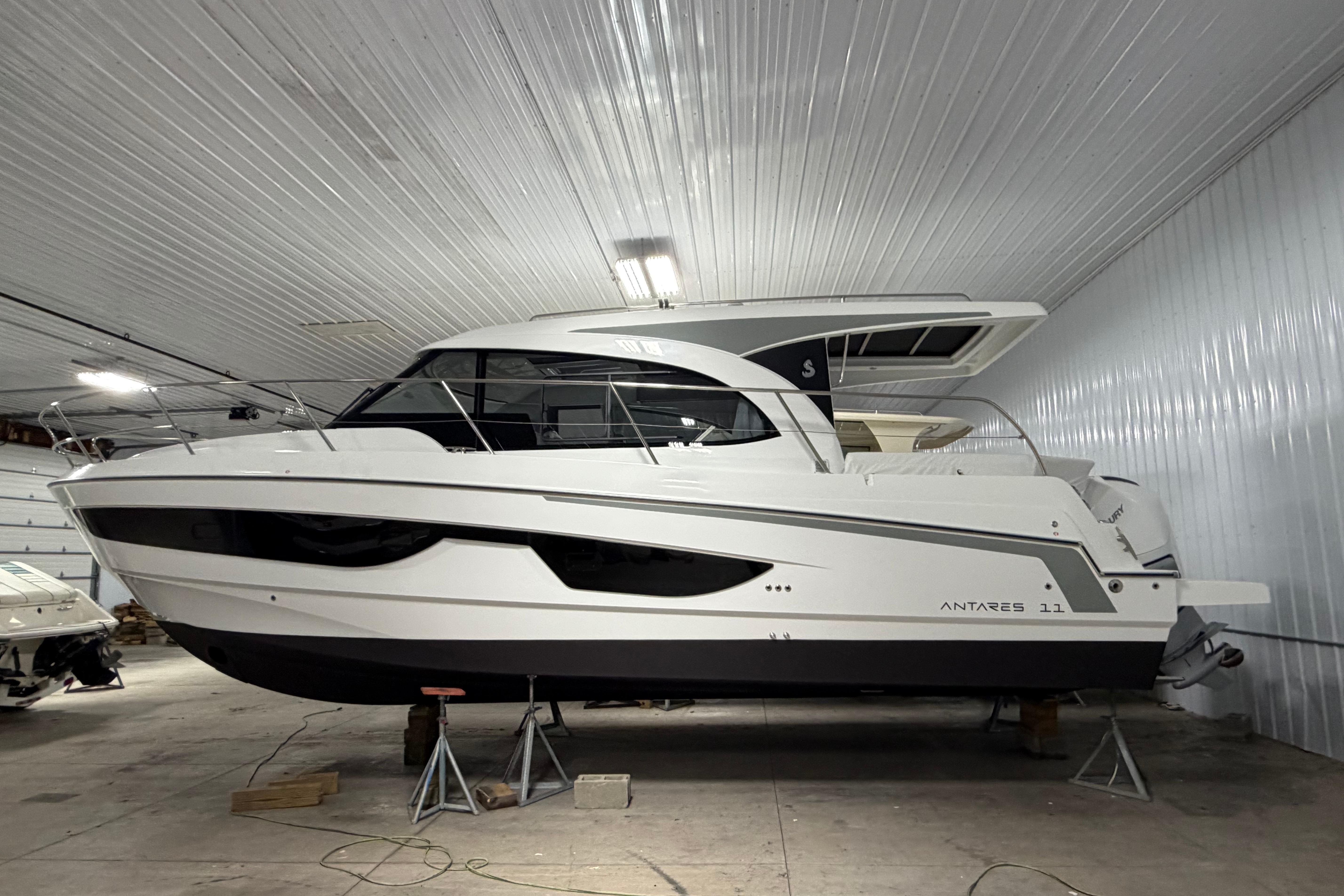 2026 Beneteau Antares 11 Coupe