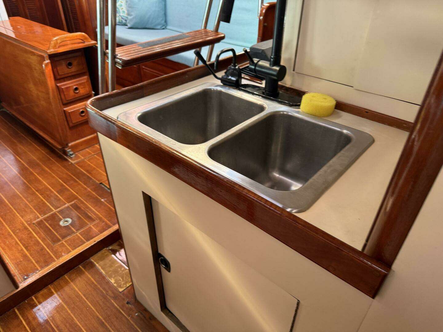 1985 Endeavour 42 - Image 49