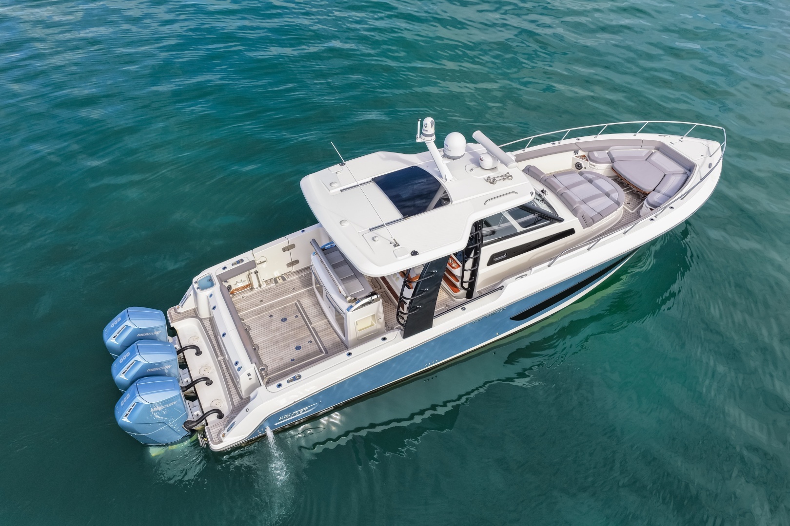 2023 Boston Whaler — - Image 26