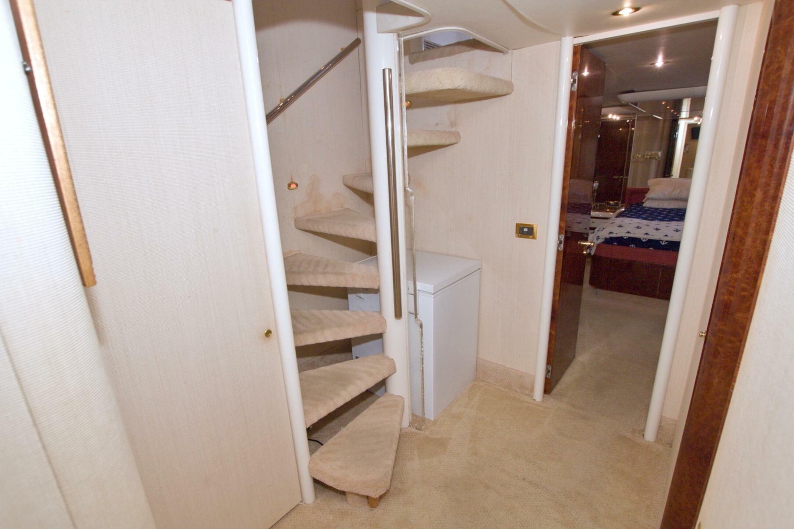 1998 Lazzara Yachts 76 Skylounge Grand Salon - Image 18
