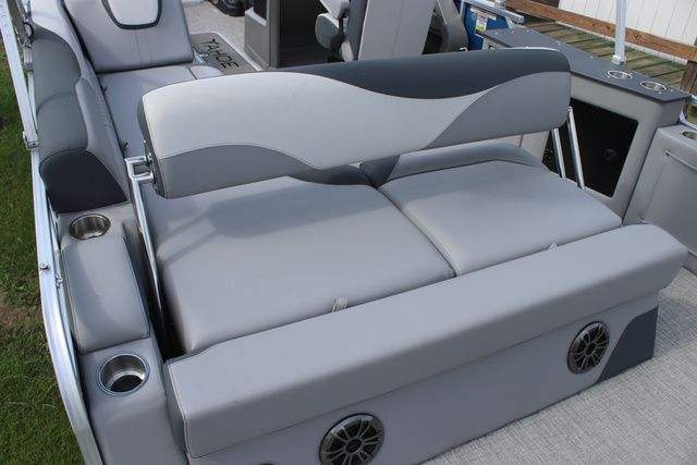 2025 Tahoe LTZ - 23 FT Cruise Rear Bench - 9
