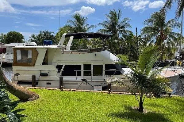1989 Heritage East Sundeck Trawler