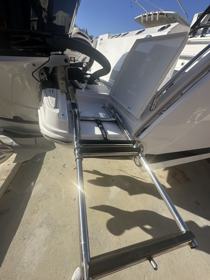 2025 Blackfin 272 CC - Image 28