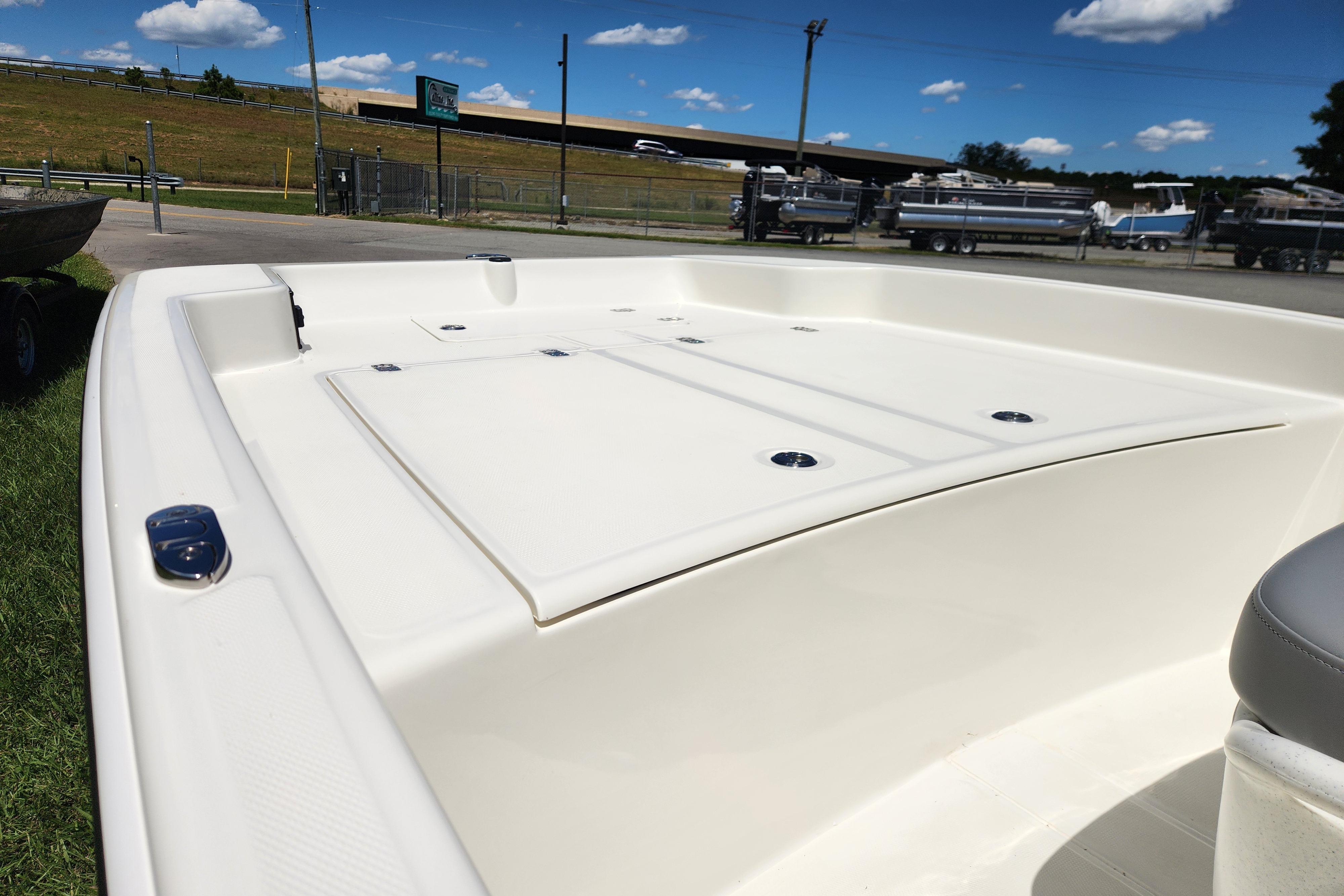2026 Mako Pro Skiff 17 CC boat deck, white finish, outdoor display.