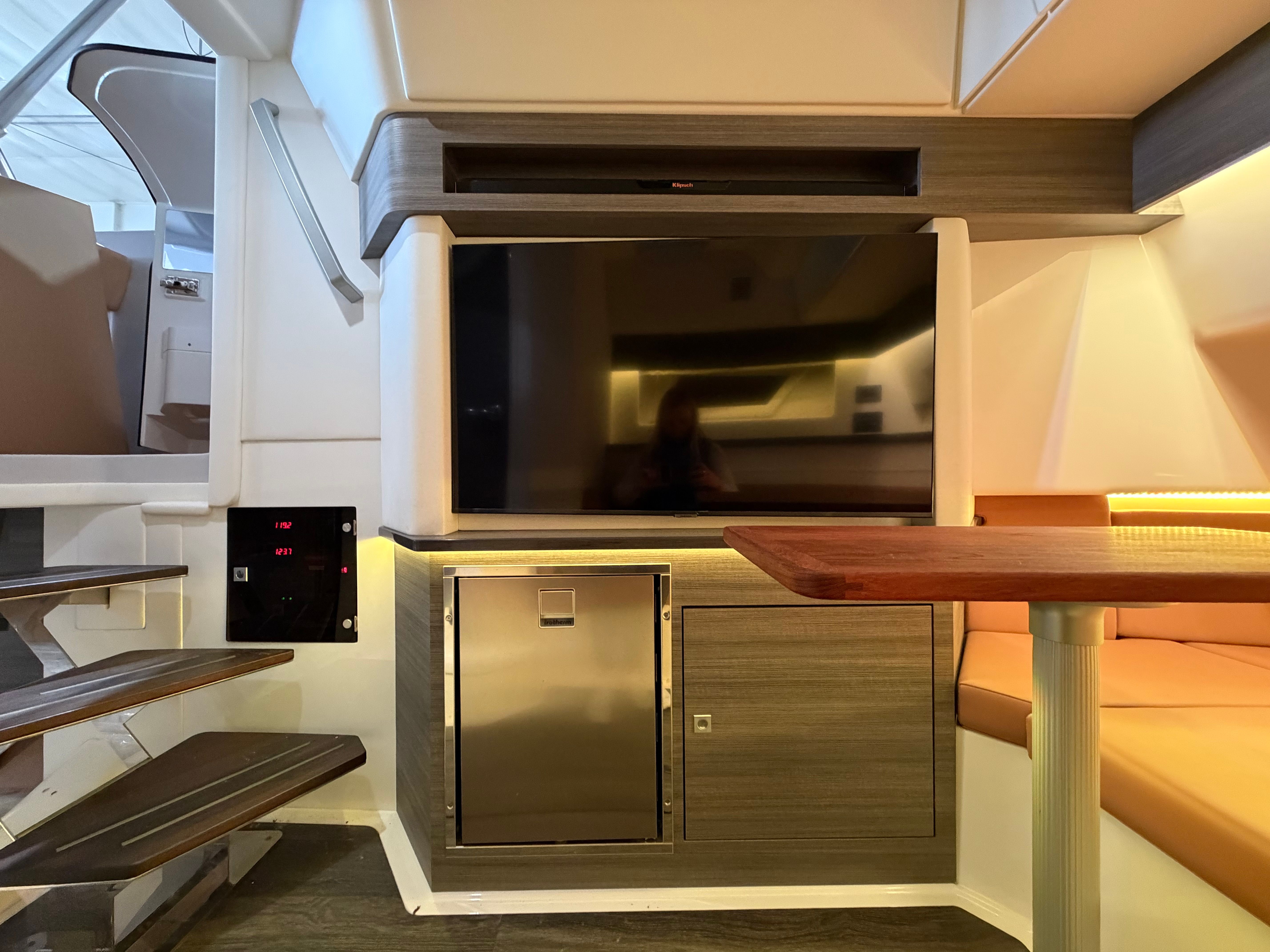 2024 Aviara AV40 - 45